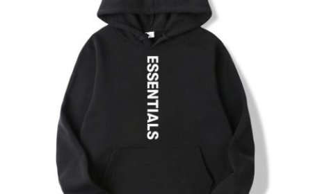 Mistakes to Avoid When Dressing Casual-Chic in a Hoodie