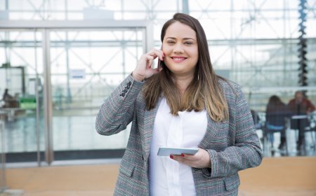 How a Travel Call Center Enhances Customer Experience and Streamlines Bookings