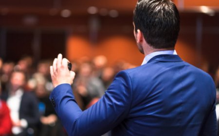 Difference Between a Public Defender and a Private Defence Lawyer
