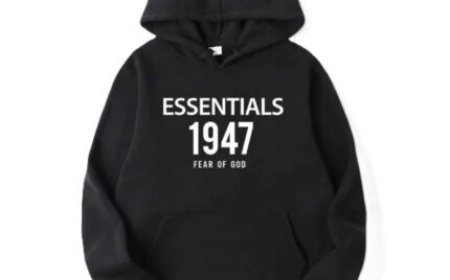 Why Everyone’s Obsessed with the Essentials Hoodie in 2025